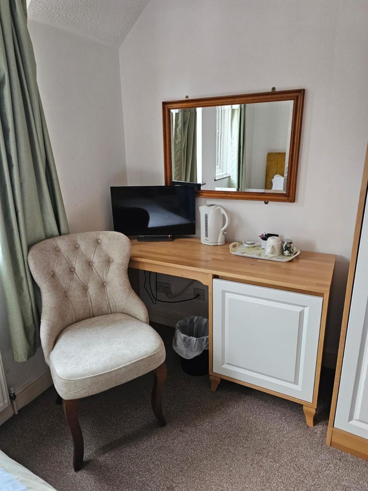 The Gungate Hotel Tamworth Bagian luar foto